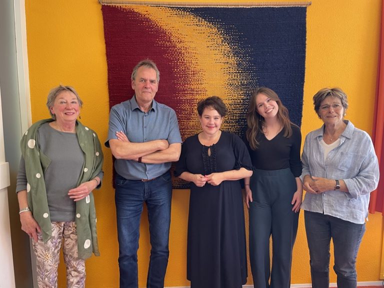 Foto_vrijwilligers_met_burgemeester_Dijksm