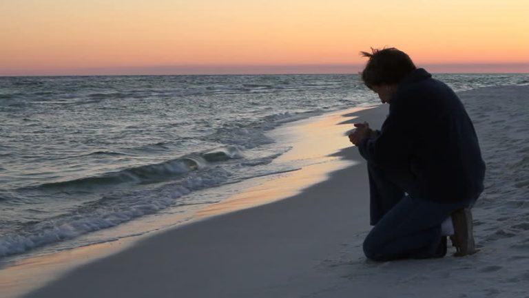 man_lonely_se